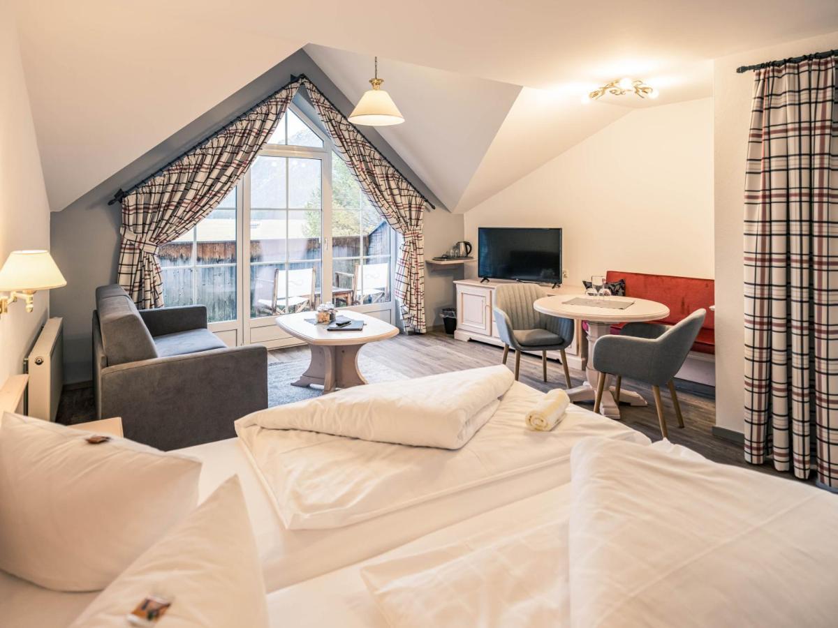Hotel Foehrenhof Stanzach Exteriér fotografie